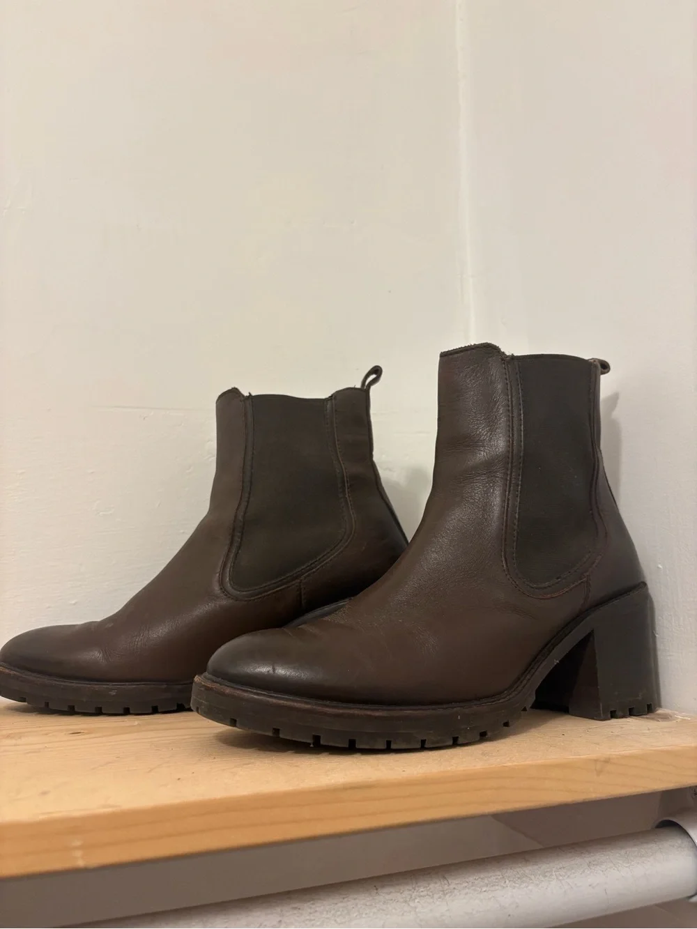 Thursday Boot Company Knockout Women’s Brown Leather Chelsea Ankle Lug 9.5